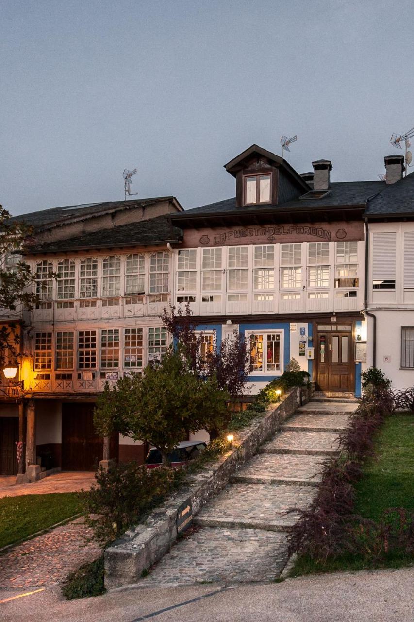 Micro-Hostal La Puerta del Perdón Villafranca Del Bierzo Exterior foto