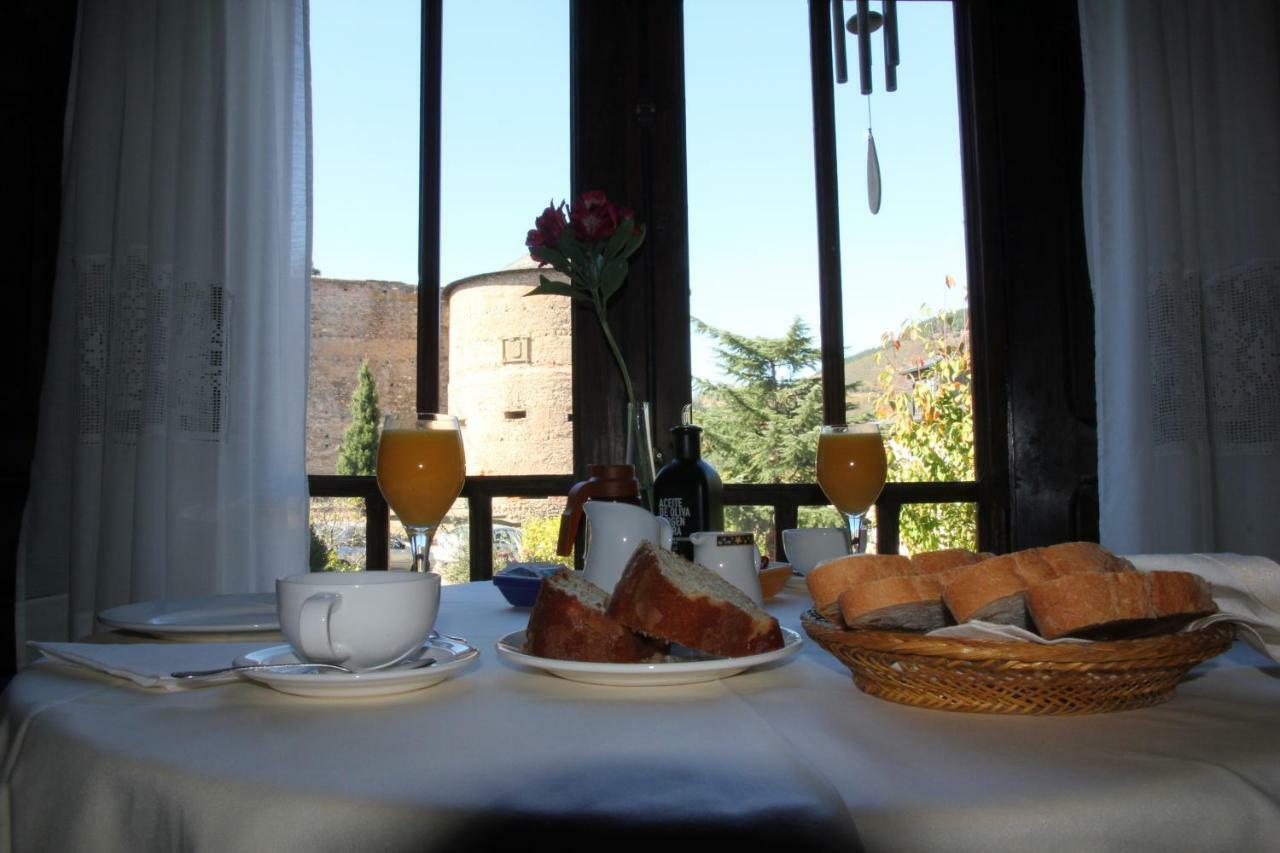 Micro-Hostal La Puerta del Perdón Villafranca Del Bierzo Exterior foto