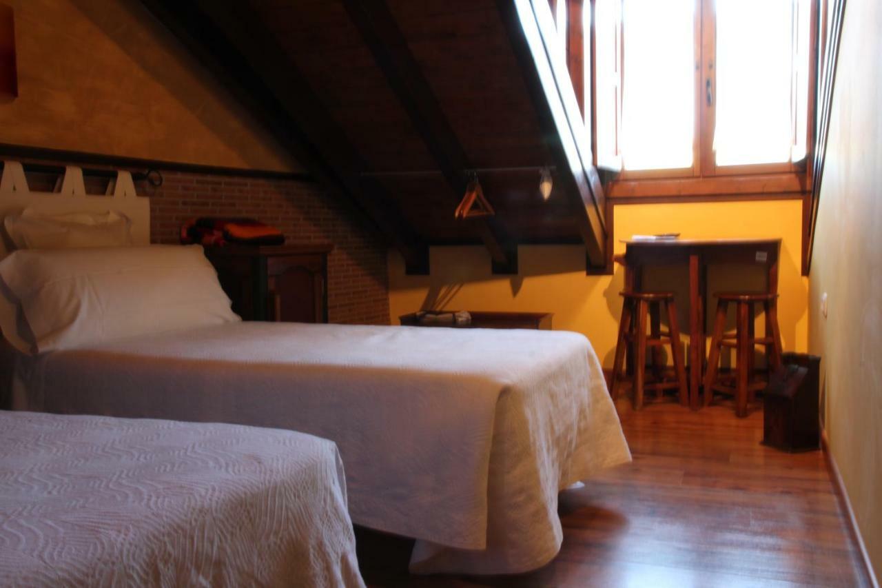 Micro-Hostal La Puerta del Perdón Villafranca Del Bierzo Exterior foto